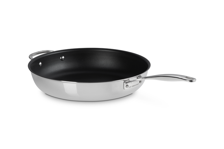 Le Creuset Antihaftbeschichtete Bratpfanne mit Gegengriff aus 3-ply PLUS Edelstahl Discount Store für neue Produkte