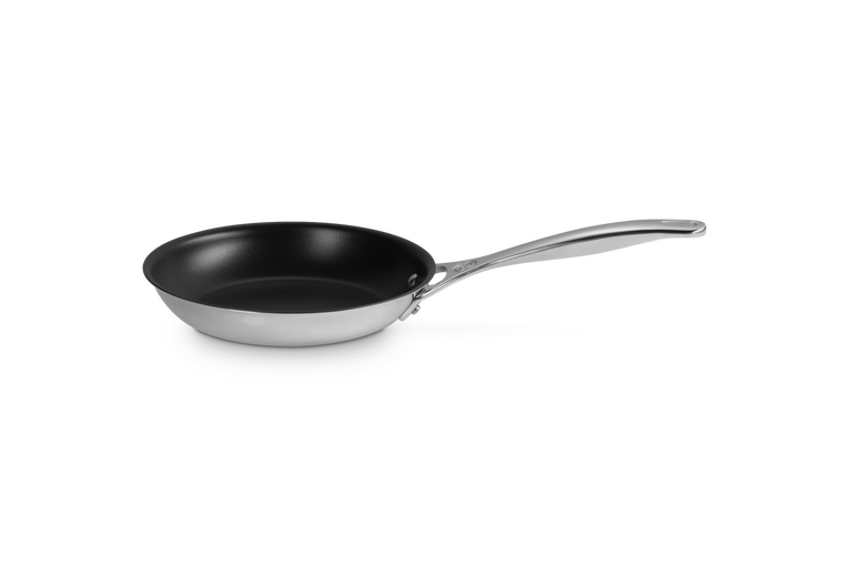 Le Creuset Antihaftbeschichtete flache Pfanne aus 3-ply PLUS Edelstahl