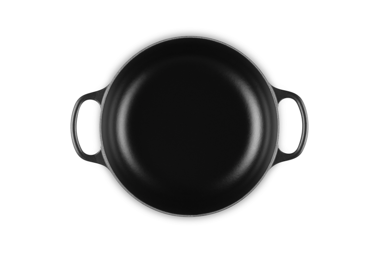 Le Creuset Sauteuse mit schwarzer Innenemaille aus Gusseisen Günstiger Verkauf