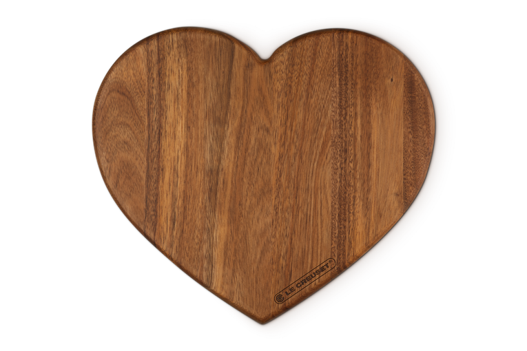 Le Creuset Servierbrett in Herzform aus Akazienholz Valentinstagsangebot