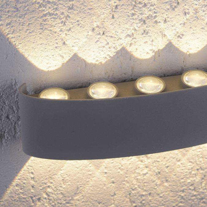 Paul Neuhaus LED-Wandleuchte, silberfarben, ovale Form, warmweiße Lichtfarbe, modern Begrenzte Freigabe