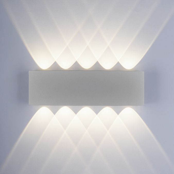 Paul Neuhaus LED-Wandleuchte, silberfarben, ovale Form, warmweiße Lichtfarbe, modern Begrenzte Freigabe
