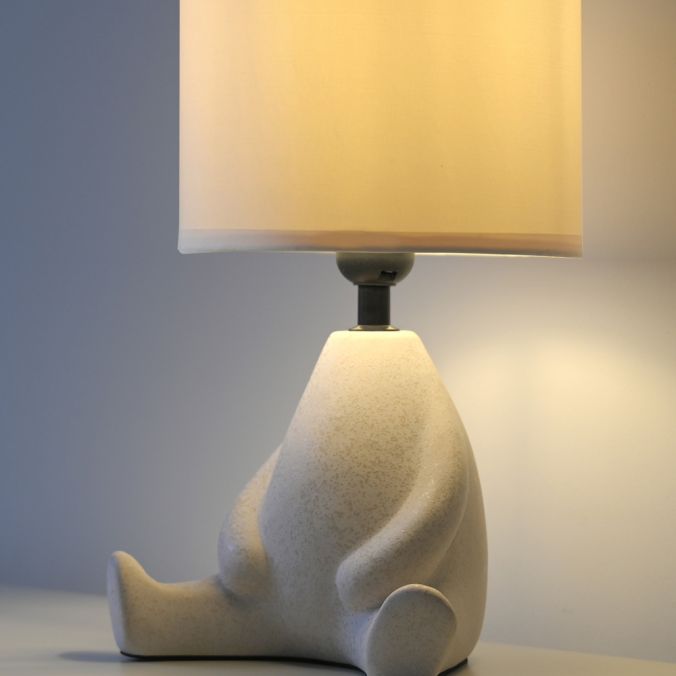 Paul Neuhaus LED Tischleuchte beige Männchen sitzend Stoffschirm mit Schnurschalter Fabrik Onlineshop