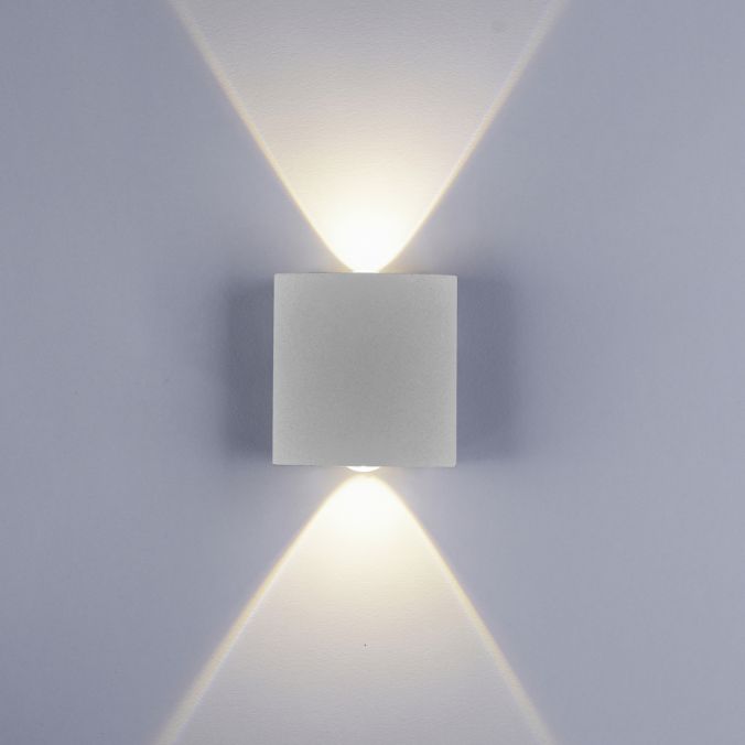 Paul Neuhaus LED-Wandleuchte, silberfarben, halbrunder Form, Up+Down, Lichtkegel Blitzangebot