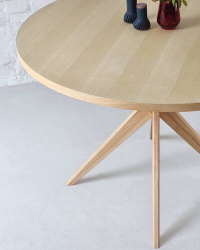 Ragaba JUBI BOLD Round Dining Table 100cm Ashwood Vierteljährliche Förderung