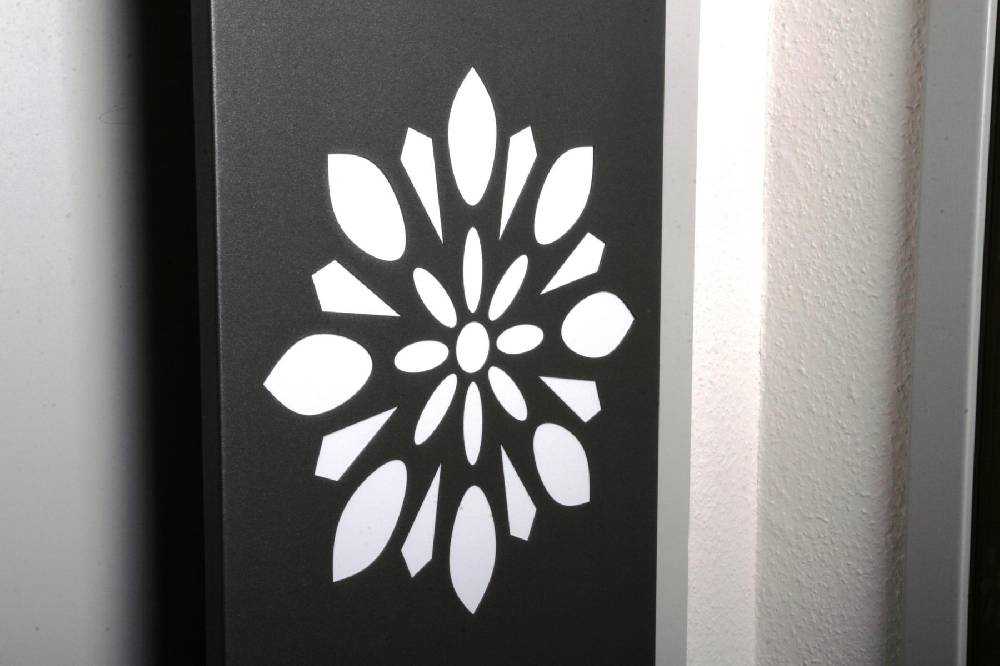 Szagato BADHEIZKÖRPER Design Flower 3 180x47cm 1118 Watt anthrazit moonstone SZAGATO Designheizkörper Handtuchheizkörper mit Mittelanschluss Handtuchwärmer Top Angebot