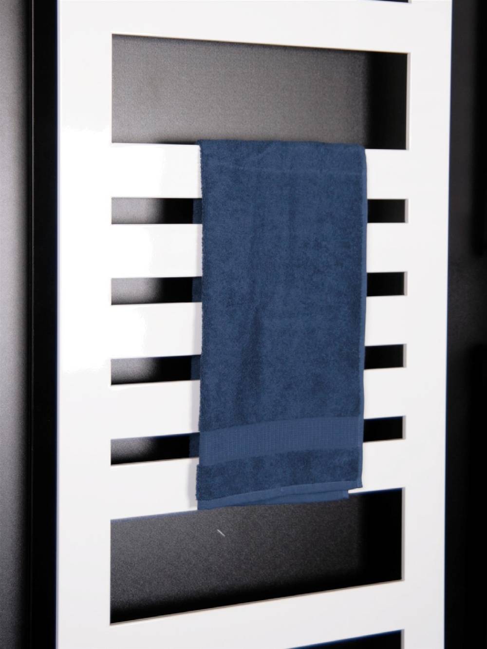 Szagato BADHEIZKÖRPER Design Zebra 2 144x60cm 911 Watt weiß SZAGATO Designheizkörper Handtuchheizkörper mit Mittelanschluss Handtuchwärmer Zeitlich begrenztes Angebot