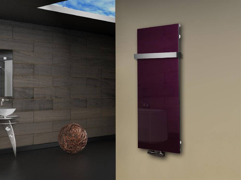 Szagato Badheizkörper mit Glas Design Montevideo 2 (Glasfront) 120x47cm 799 Watt violett (+1 Halter 50mm) SZAGATO Designheizkörper mit Mittelanschluss