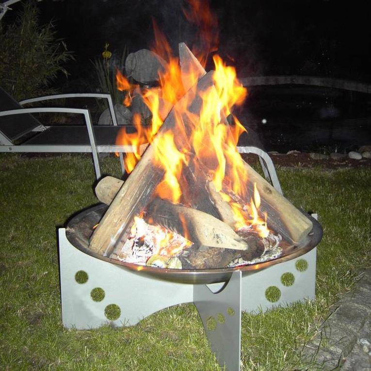 Szagato Feuerschale Garten aus Edelstahl ØxH 70x30cm Design 1 SZAGATO Feuerschale für den Garten Feuerschale outdoor Grillschale Grillkorb 70cm groß zollfrei