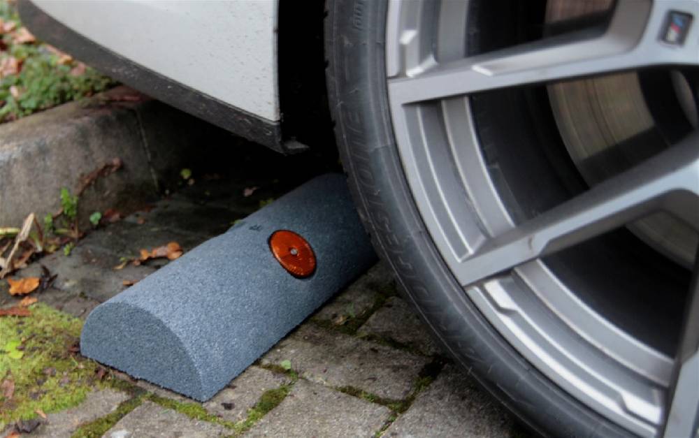 Szagato Gummi - Anfahrschutz Bumper 800x150x80 mm grau SZAGATO Gummi Anfahrschutz Bumper Rammschutz aus Gummigranulat Gummi Bordsteinrampe #1 Kostenloser Versand international