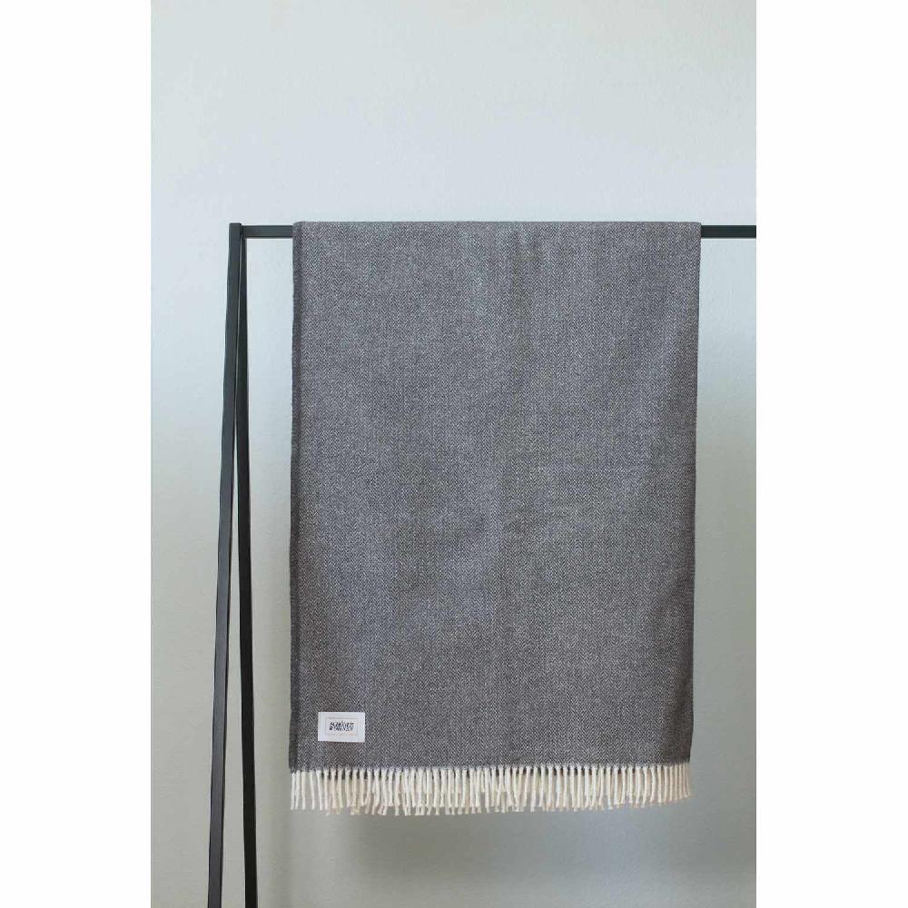 wohndirekt Kuscheldecke Relax • mit langen Fransen • Minimuster • 140 x 200 cm Flash Sale