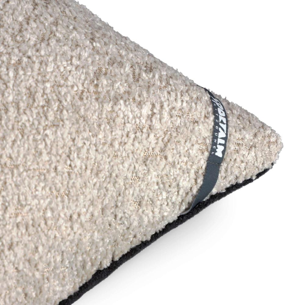 wohndirekt Stylische Kissenhüllen in Filzoptik und farbenfrohen Skifahrern 50x50 cm Bestseller